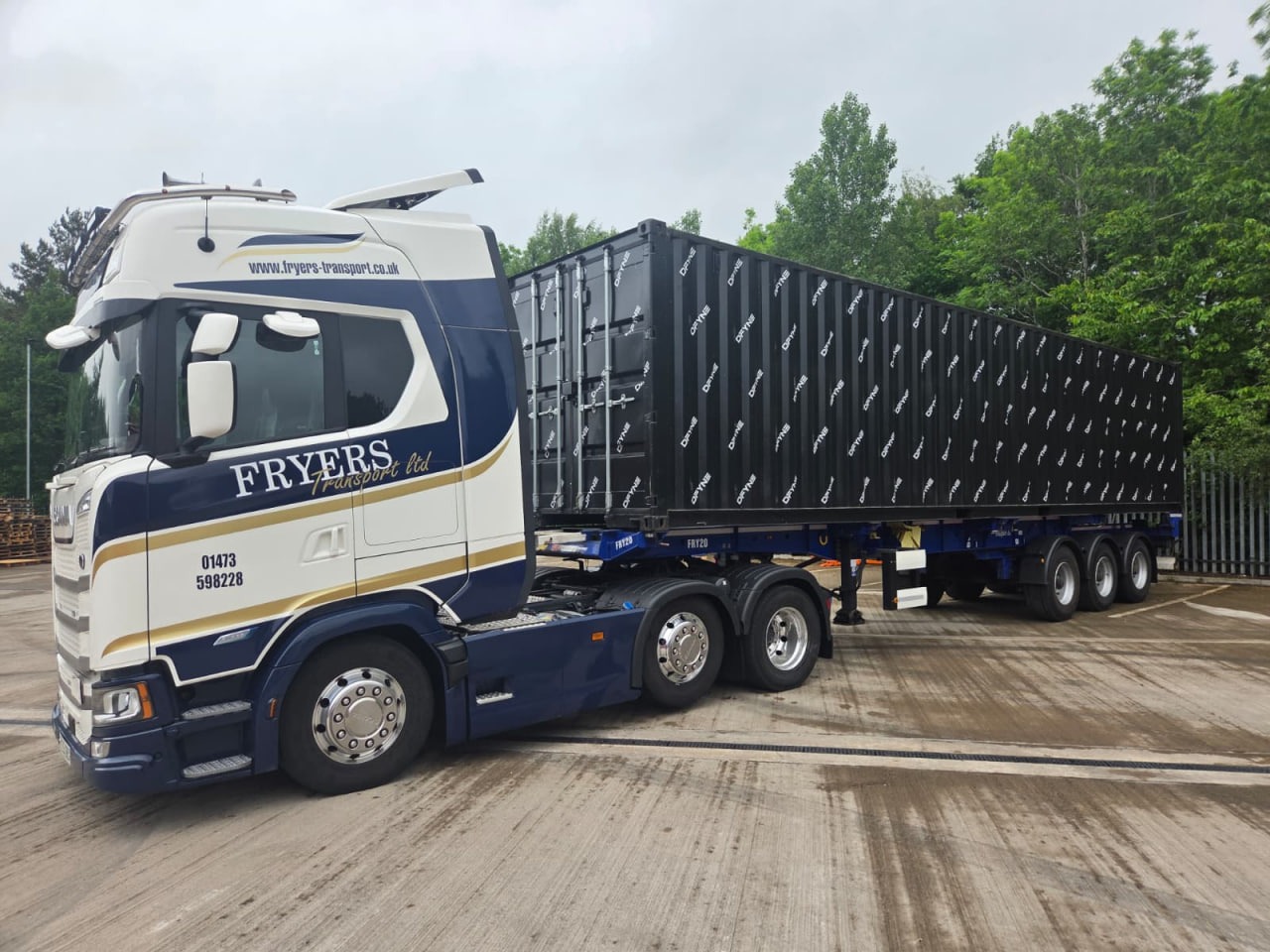 Fryers tractor unit at the quay